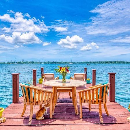 Los Balcones Over The Sea Hotel Bocas del Toro Exterior photo