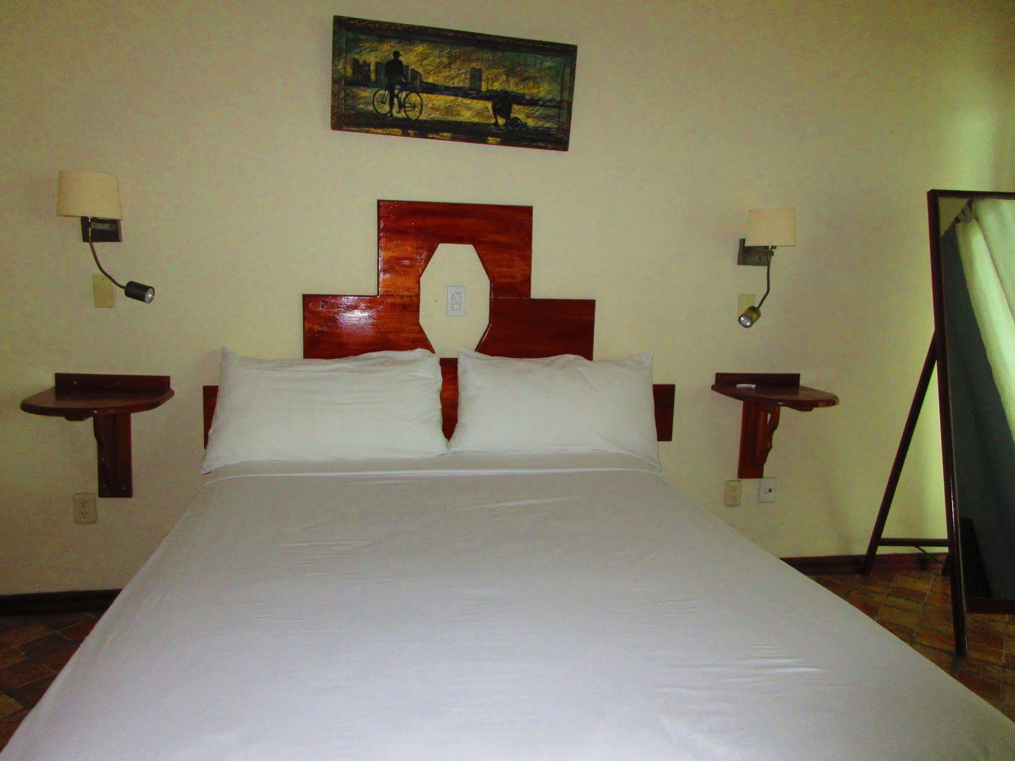 Los Balcones Over The Sea Hotel Bocas del Toro Exterior photo