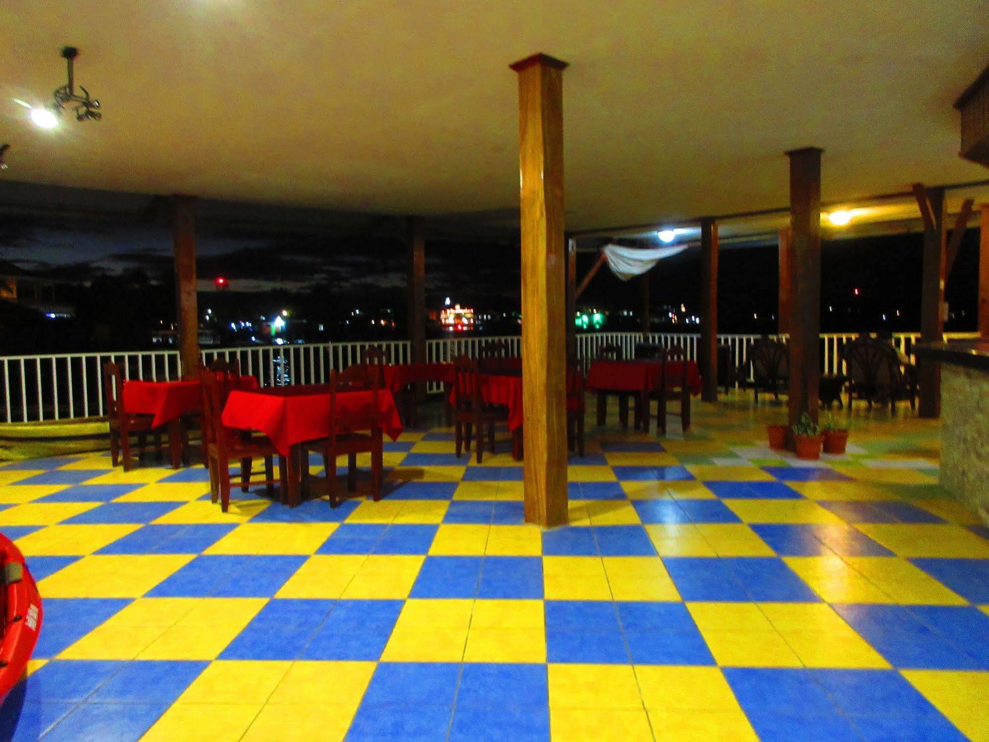 Los Balcones Over The Sea Hotel Bocas del Toro Exterior photo