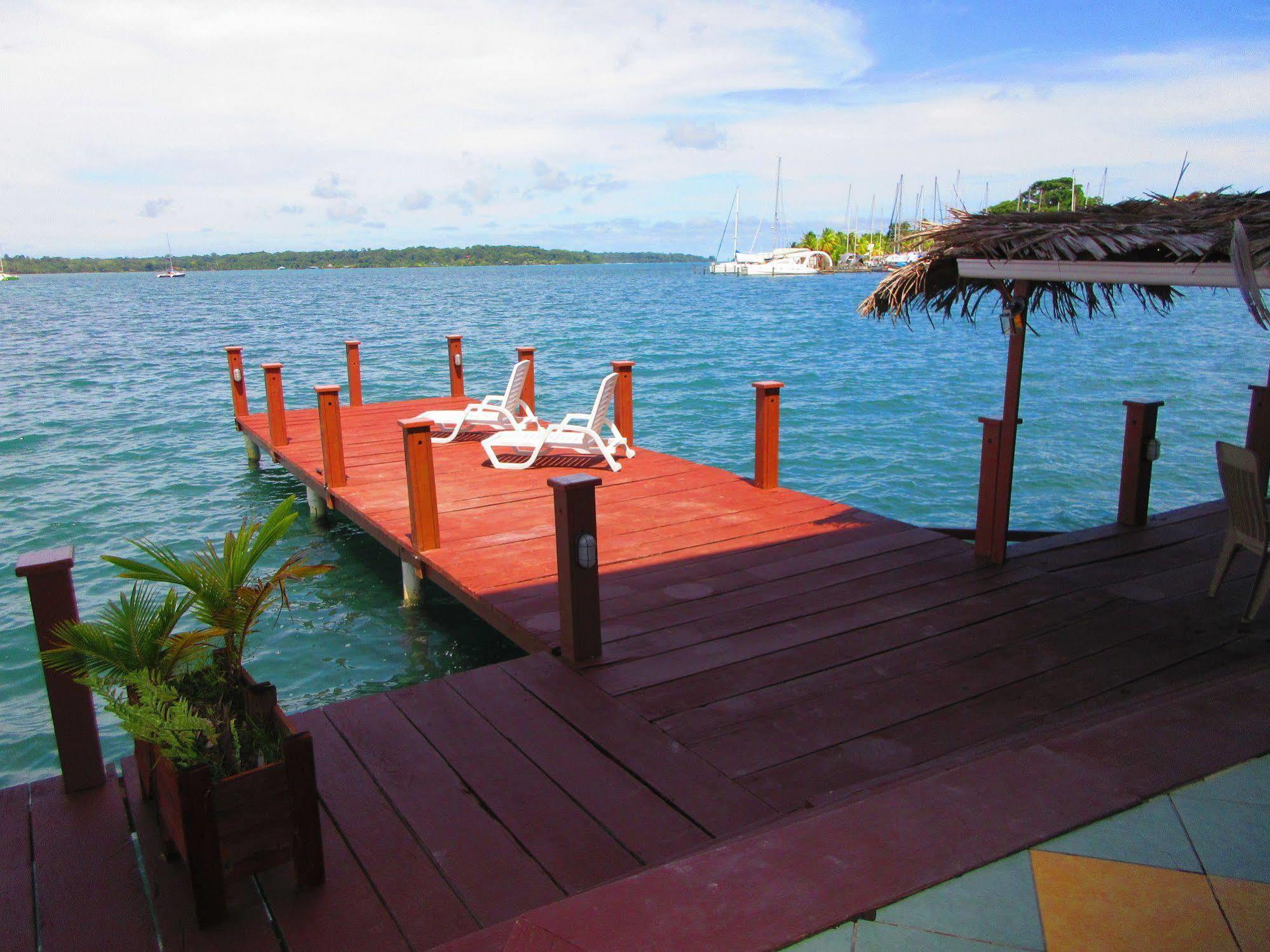 Los Balcones Over The Sea Hotel Bocas del Toro Exterior photo