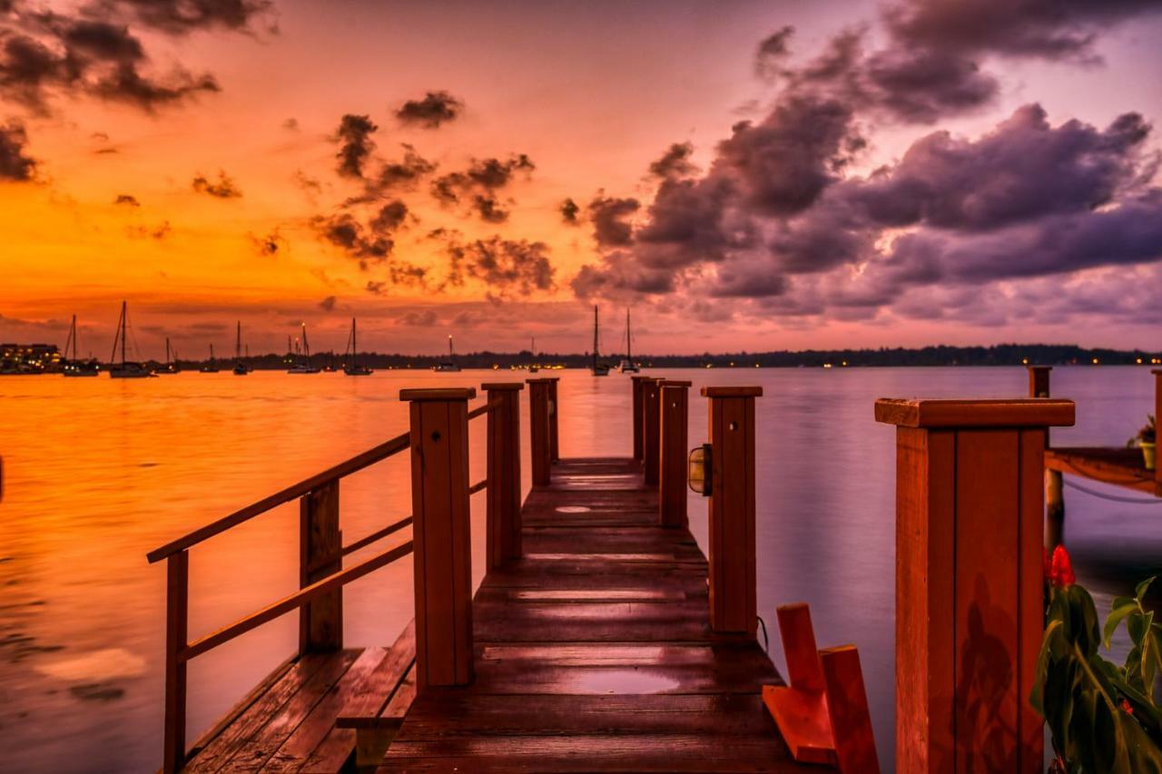 Los Balcones Over The Sea Hotel Bocas del Toro Exterior photo