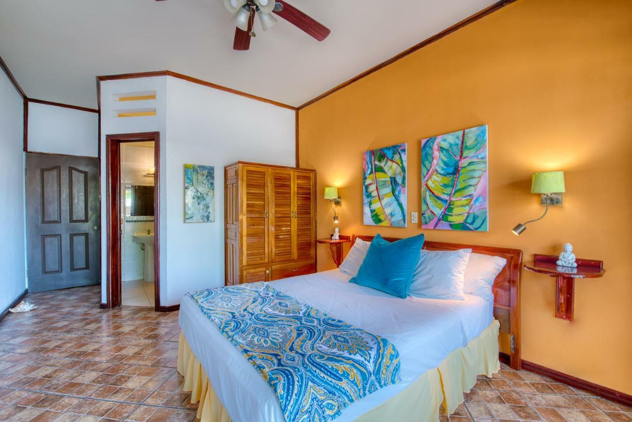 Los Balcones Over The Sea Hotel Bocas del Toro Exterior photo