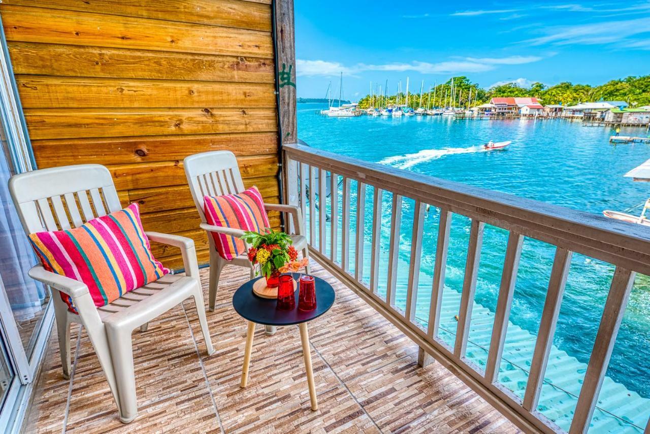 Los Balcones Over The Sea Hotel Bocas del Toro Exterior photo